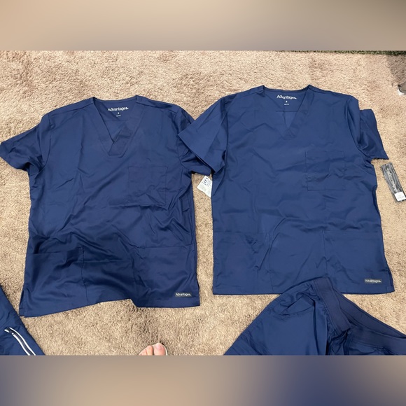 Uniform Advantage medical/dental scrubs size small NAVY - Picture 2 of 4